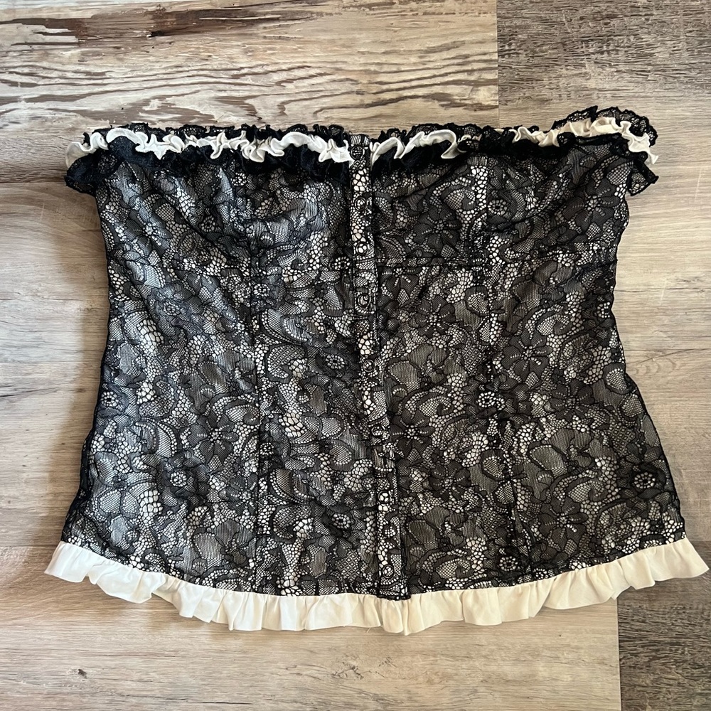 BEBE brand corset. So popular right now wear alone or over blouse. Large